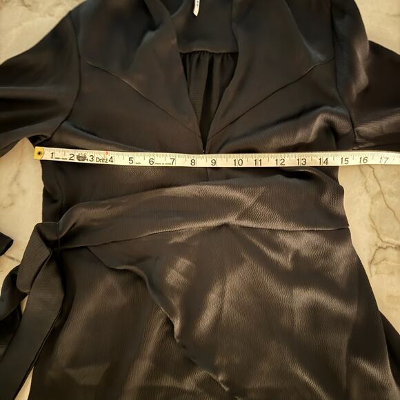 Free People Blouse Sz S Flowy Black Long Sleeve Wrap Top Textured Harley Tunic - Picture 7 of 10